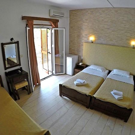Tina Hotel Dasziá Kültér fotó