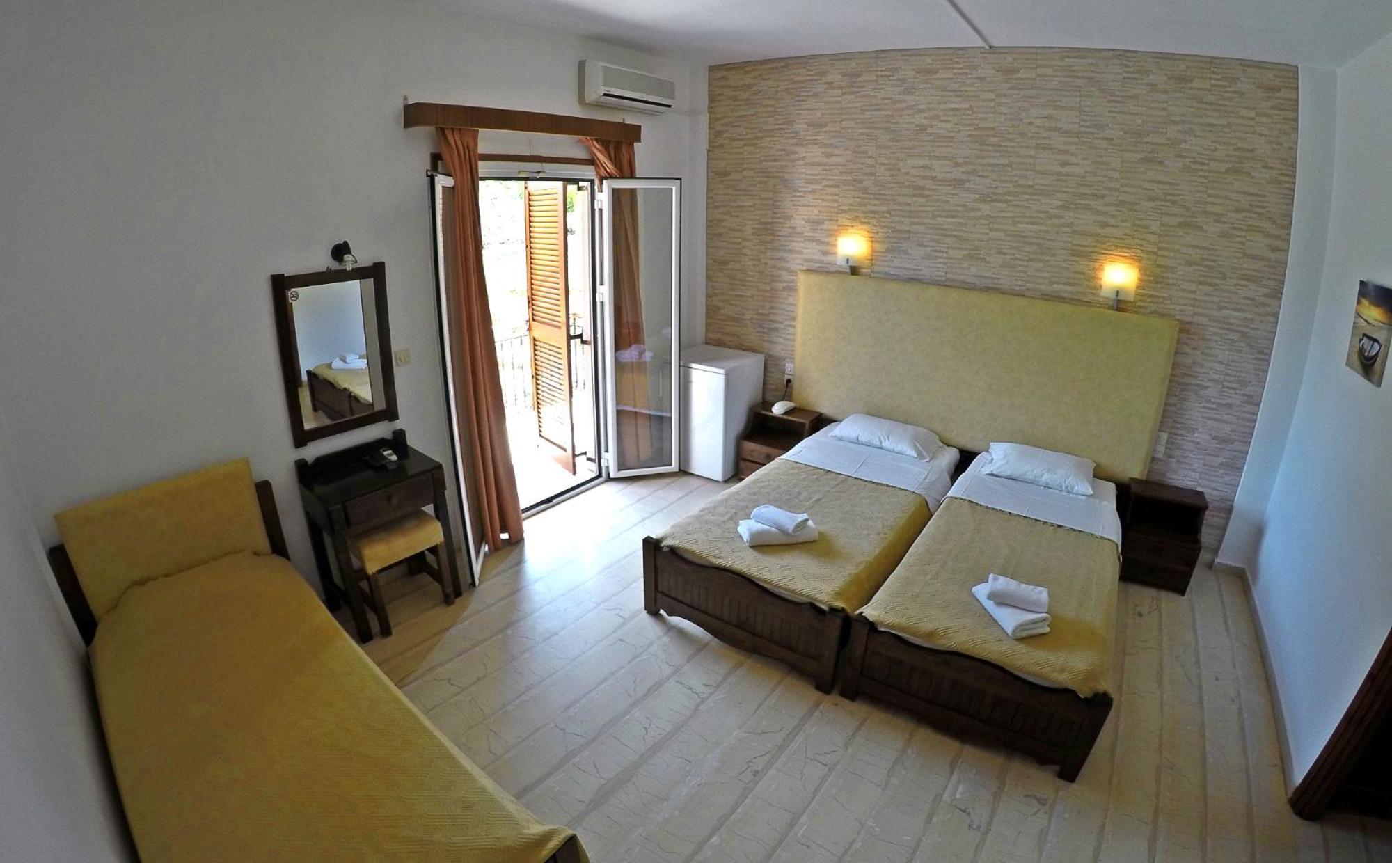 Tina Hotel Dasziá Kültér fotó