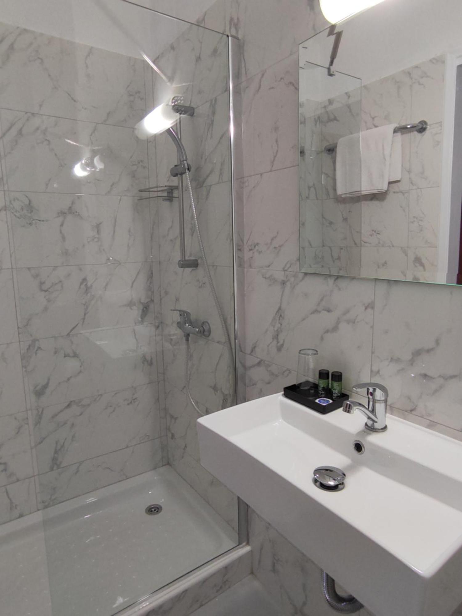 Tina Hotel Dasziá Kültér fotó