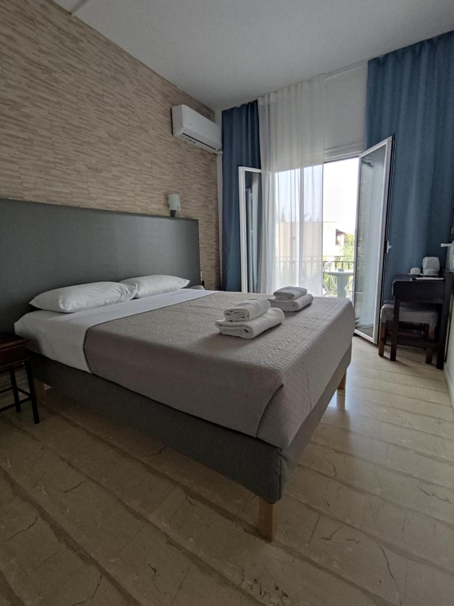 Tina Hotel Dasziá Kültér fotó