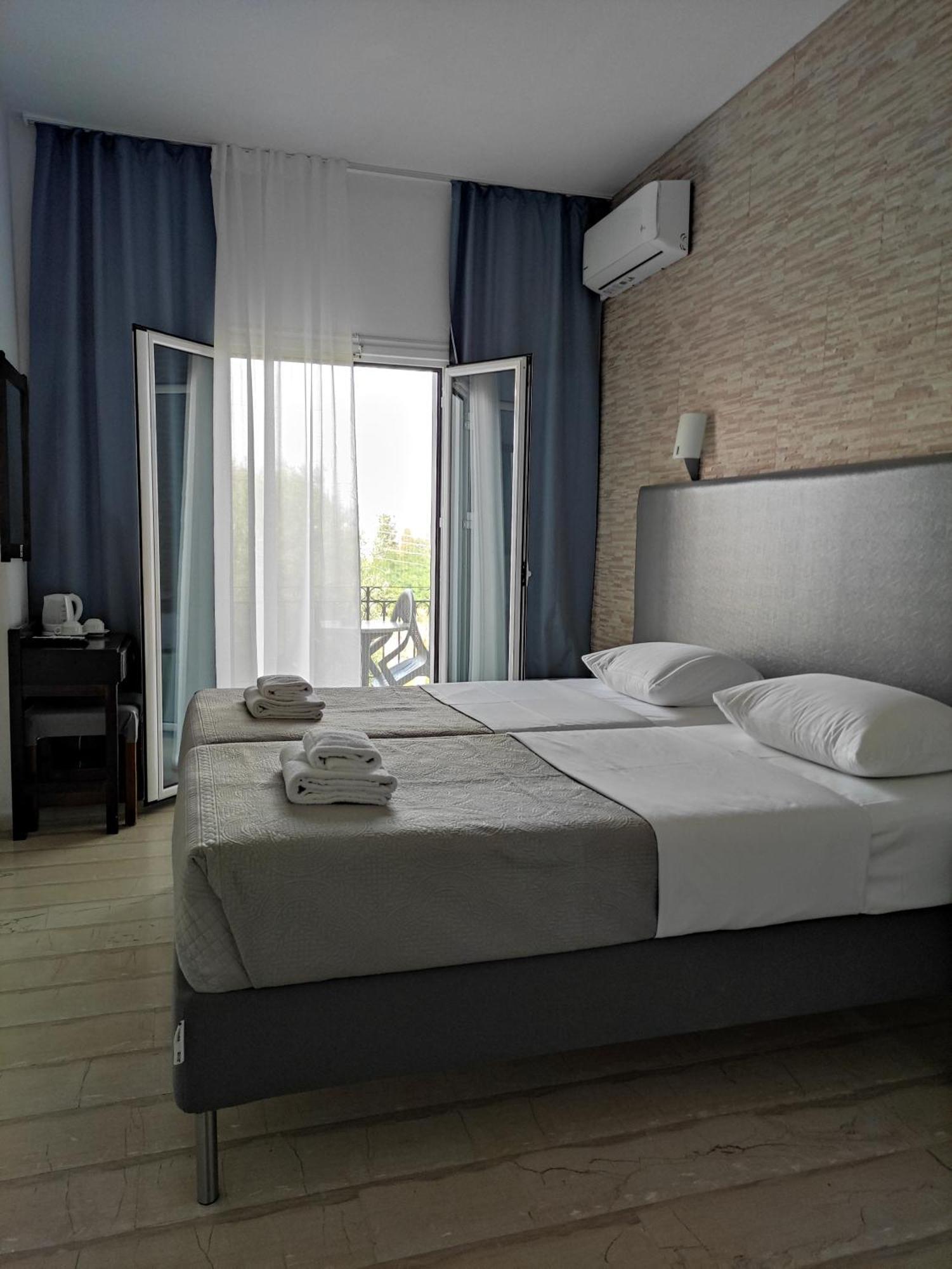 Tina Hotel Dasziá Kültér fotó
