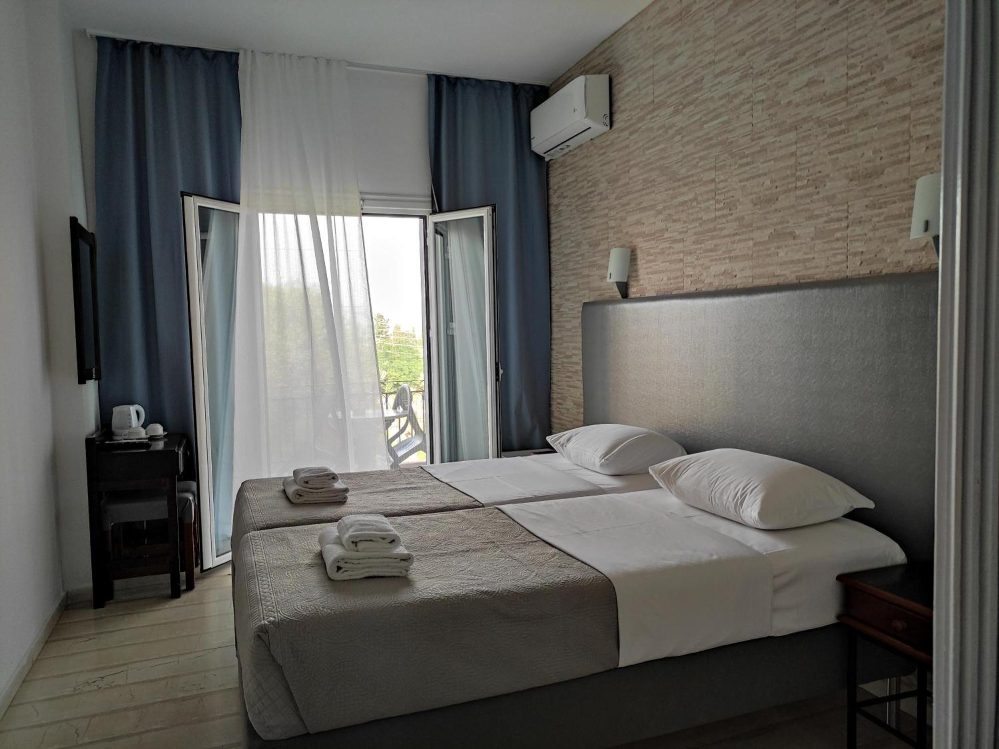 Tina Hotel Dasziá Kültér fotó